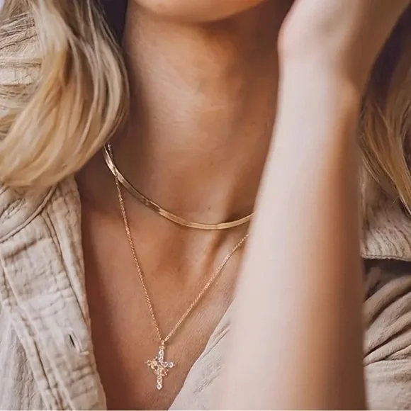 NEW Stunning Cross With Crown Pendant Necklaces - Picture 1 of 4